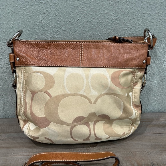 Authentic Signature Coach Satchel/ Shoulder/ & Crossbody Handbag - Picture 5 of 9